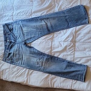 Buckle Salvage Jeans